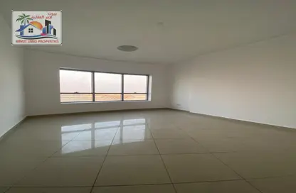 Apartment - 2 Bedrooms - 3 Bathrooms for rent in Capital Tower - Al Majaz - Sharjah