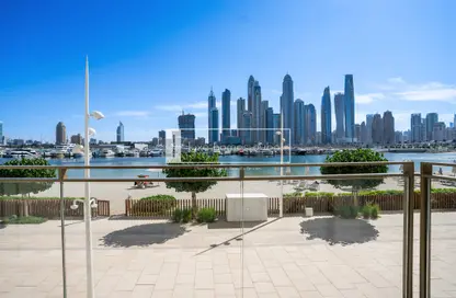 Apartment - 3 Bedrooms - 4 Bathrooms for sale in Marina Vista - EMAAR Beachfront - Dubai Harbour - Dubai