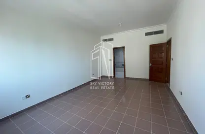 Apartment - 4 Bedrooms - 5 Bathrooms for rent in Airport Road - Abu Dhabi