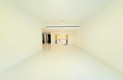 Apartment - 3 Bedrooms - 3 Bathrooms for rent in Mankhool Building - Mankhool - Bur Dubai - Dubai