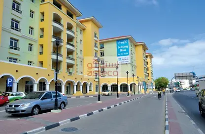 Apartment - 2 Bedrooms - 2 Bathrooms for rent in The Centre Residence - Al Muraqqabat - Deira - Dubai