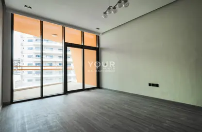 Apartment - Studio - 1 Bathroom for rent in Binghatti Crystals - Dubai Silicon Oasis - Dubai