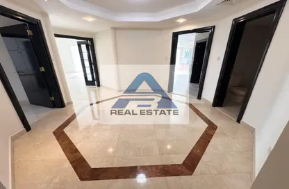 Apartment - 4 Bedrooms - 5 Bathrooms for rent in Hamdan Street - Abu Dhabi