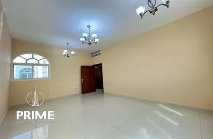 Apartment - 2 Bedrooms - 2 Bathrooms for rent in Al Maqtaa Residence Building - Muroor Area - Abu Dhabi