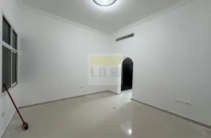 Villa - 6 Bedrooms for rent in Shakhbout City - Abu Dhabi