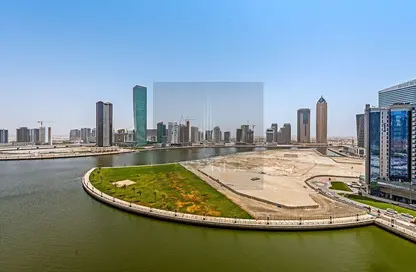 Apartment - 3 Bedrooms - 3 Bathrooms for sale in Bay's Edge - Business Bay - Dubai