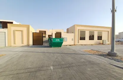 Villa - 3 Bedrooms - 5 Bathrooms for rent in Madinat Al Riyad - Abu Dhabi