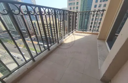 Apartment - 3 Bedrooms - 4 Bathrooms for rent in Al Ghaith Tower - Hamdan Street - Abu Dhabi