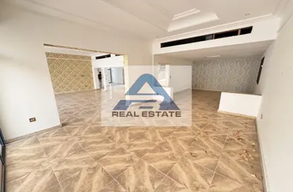 Villa - Studio - 4 Bathrooms for rent in Corniche Road - Abu Dhabi