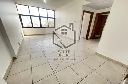 Apartment - 2 Bedrooms - 2 Bathrooms for rent in Hamdan Street - Abu Dhabi