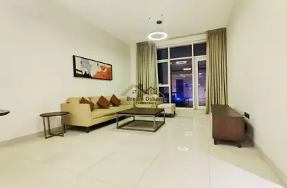 Apartment - 2 Bedrooms - 2 Bathrooms for rent in Emerald Jadaf Metro - Al Jaddaf - Dubai