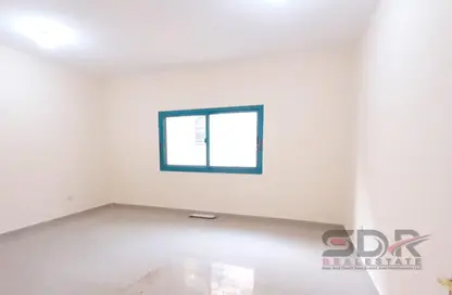 Apartment - 3 Bedrooms - 3 Bathrooms for rent in Al Karamah - Abu Dhabi