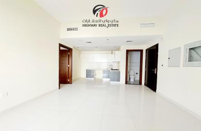 Apartment - 1 Bedroom - 2 Bathrooms for rent in Al Helal Al Zahaby Building 2 - Al Warsan 4 - Al Warsan - Dubai