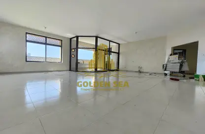 Apartment - 4 Bedrooms - 5 Bathrooms for rent in Al Hosn - Al Khalidiya - Abu Dhabi