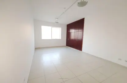 Apartment - 2 Bedrooms - 3 Bathrooms for rent in Sarab Tower - Al Khan - Sharjah