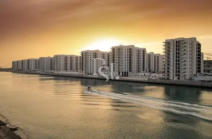 Apartment - 1 Bedroom - 1 Bathroom for sale in Waters Edge - Yas Island - Abu Dhabi