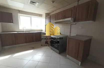 Apartment - 2 Bedrooms - 3 Bathrooms for rent in Al Khan - Sharjah