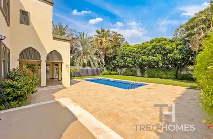 Villa - 5 Bedrooms - 6 Bathrooms for rent in Regional - Jumeirah Park - Dubai