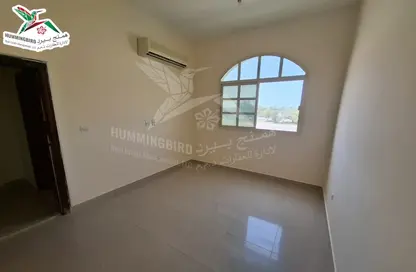 Apartment - 2 Bedrooms - 2 Bathrooms for rent in Al Dafeinah - Asharej - Al Ain