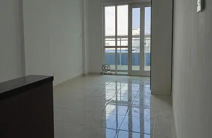 Apartment - 1 Bedroom - 2 Bathrooms for rent in Golden Homes Building - Jumeirah Village Circle - Dubai