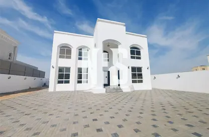 Villa - 5 Bedrooms - 7 Bathrooms for rent in Madinat Al Riyad - Abu Dhabi