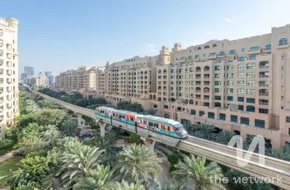 Apartment - 2 Bedrooms - 3 Bathrooms for rent in Al Hallawi - Shoreline Apartments - Palm Jumeirah - Dubai