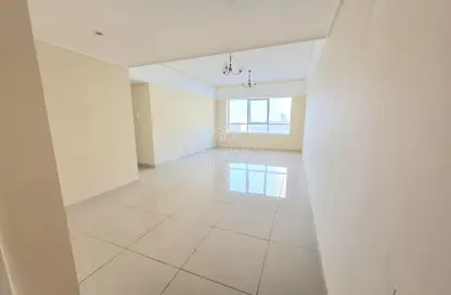 Apartment - 2 Bedrooms - 2 Bathrooms for rent in Al Khan Corniche - Al Khan - Sharjah