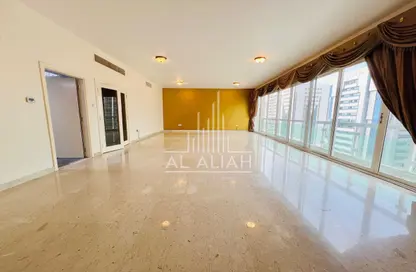 Apartment - 4 Bedrooms - 5 Bathrooms for rent in Park Tower - Al Khalidiya - Abu Dhabi