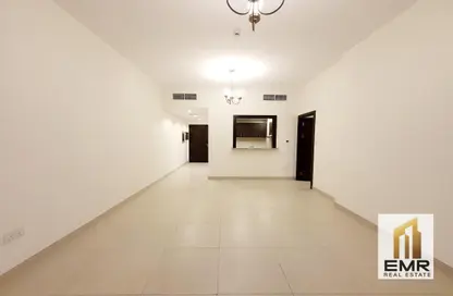 شقة - غرفة نوم - 1 حمام للايجار في مبنى ن.س - الجداف - دبي