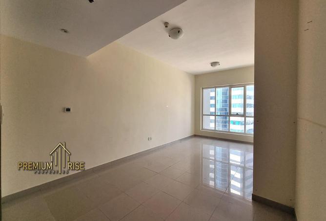 Apartment - 1 Bedroom - 2 Bathrooms for rent in Lake Point Tower - JLT Cluster N - Jumeirah Lake Towers - Dubai