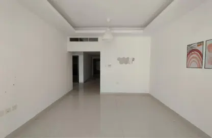 Apartment - 1 Bedroom - 1 Bathroom for rent in AlFalah - Muwaileh Commercial - Sharjah