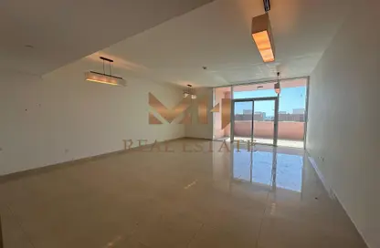 Apartment - 2 Bedrooms - 3 Bathrooms for rent in Marina Sunset Bay - The Marina - Abu Dhabi