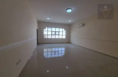 Villa - 4 Bedrooms - 5 Bathrooms for rent in Shakhbout City - Abu Dhabi