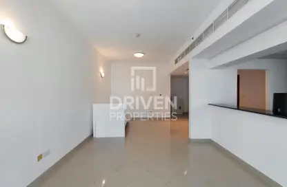 Apartment - 2 Bedrooms - 3 Bathrooms for rent in Hub Canal 2 - Hub-Golf Towers - Dubai Sports City - Dubai