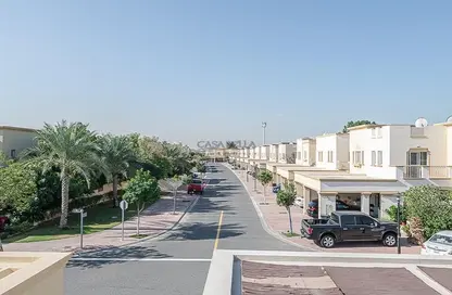 Villa - 2 Bedrooms - 3 Bathrooms for rent in Springs 11 - The Springs - Dubai