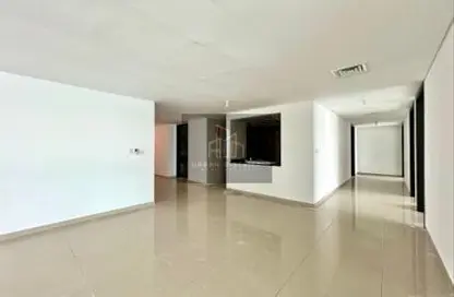 Apartment - 3 Bedrooms - 4 Bathrooms for rent in RAK Tower - Marina Square - Al Reem Island - Abu Dhabi