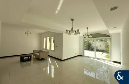 Villa - 3 Bedrooms - 3 Bathrooms for rent in Springs 14 - The Springs - Dubai