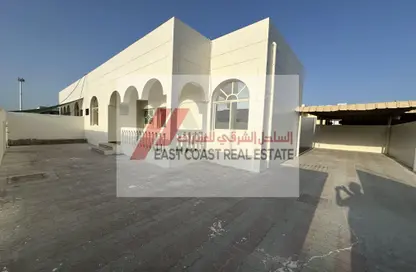 Villa - 3 Bedrooms - 2 Bathrooms for rent in Al Faseel - Fujairah