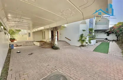 Villa - 5 Bedrooms - 6 Bathrooms for rent in Jumeirah 1 Villas - Jumeirah 1 - Jumeirah - Dubai