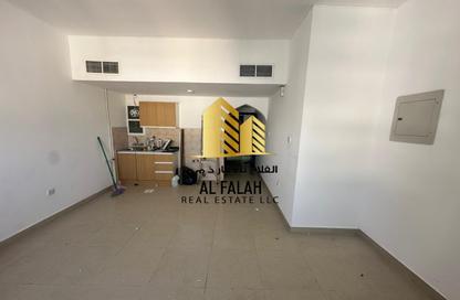 Apartment - 1 Bathroom for rent in Al Mahatta - Al Qasimia - Sharjah