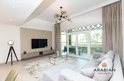 Apartment - 1 Bedroom - 1 Bathroom for rent in Al Nabat - Shoreline Apartments - Palm Jumeirah - Dubai