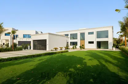 Villa - 5 Bedrooms - 7 Bathrooms for sale in Cluster 07 - Jumeirah Islands - Dubai