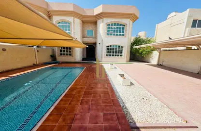 Villa - 5 Bedrooms - 5 Bathrooms for rent in Jumeirah 2 Villas - Jumeirah 2 - Jumeirah - Dubai