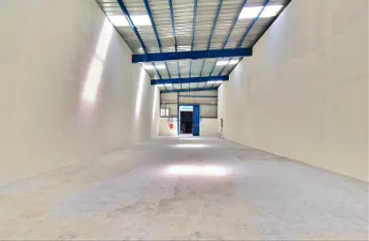 Warehouse - Studio for rent in Umm Ramool - Dubai