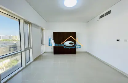 Apartment - 1 Bathroom for rent in Nova Tower - Dubai Silicon Oasis - Dubai