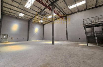 Warehouse - Studio - 1 Bathroom for rent in Al Khabisi - Deira - Dubai