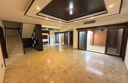 Apartment - 4 Bedrooms - 4 Bathrooms for rent in Al Mushrif Villas - Al Mushrif - Abu Dhabi