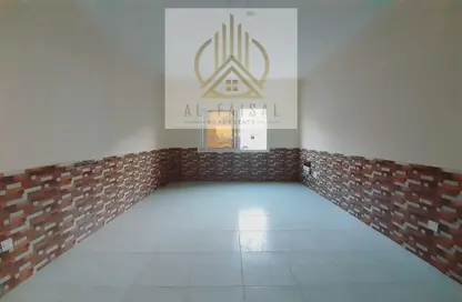 Apartment - 1 Bedroom - 2 Bathrooms for rent in AlFalah - Muwaileh Commercial - Sharjah