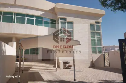 Villa - 4 Bedrooms - 6 Bathrooms for rent in Al Towayya - Al Ain