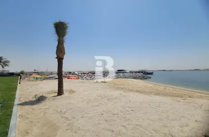 Villa - 4 Bedrooms - 5 Bathrooms for rent in Seashore - Rabdan - Abu Dhabi